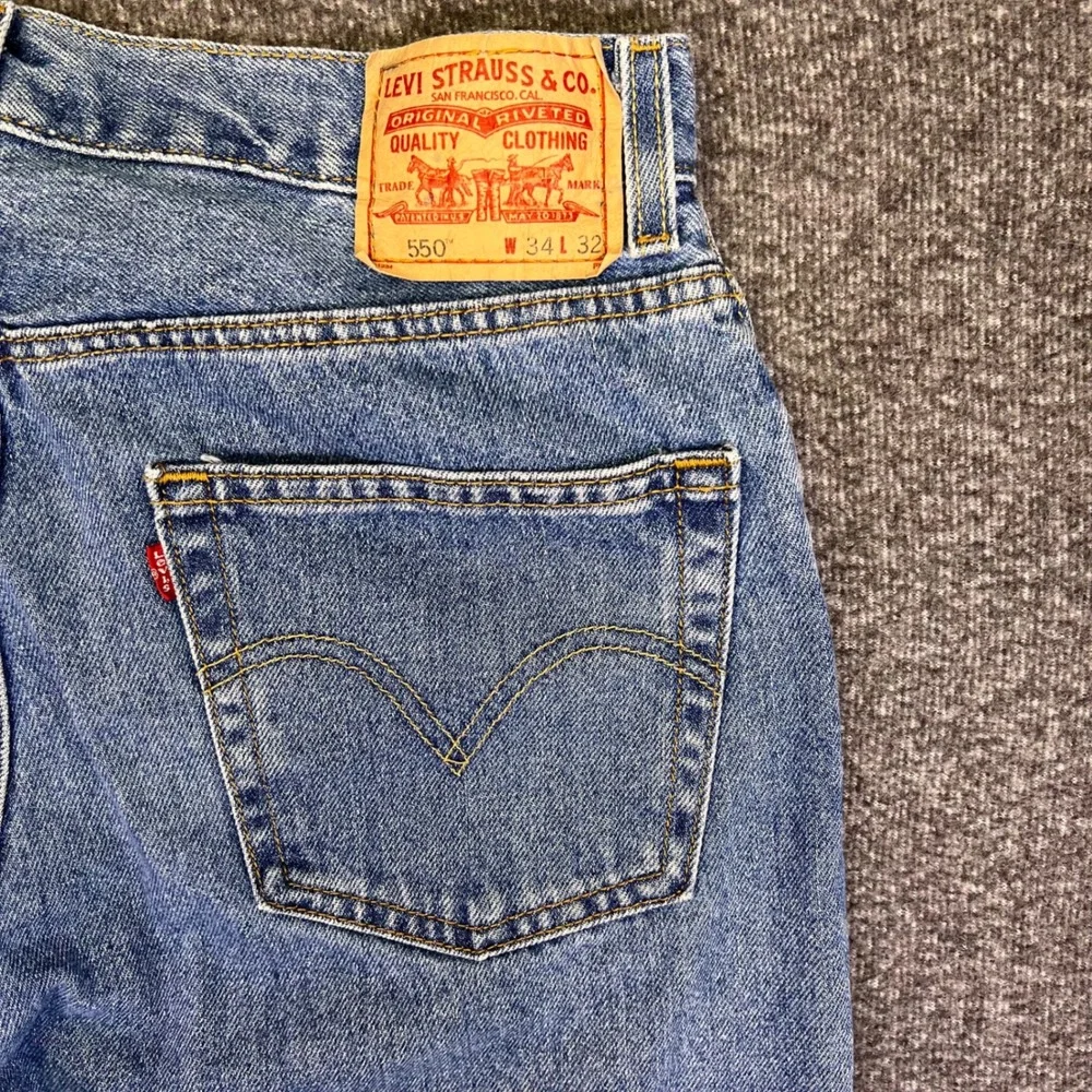 Levis 550 Jeans Mens 32x31 Blue Denim Relaxed Tapered Casual High Rise Retro Y2K